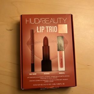 Huda beauty lip trio